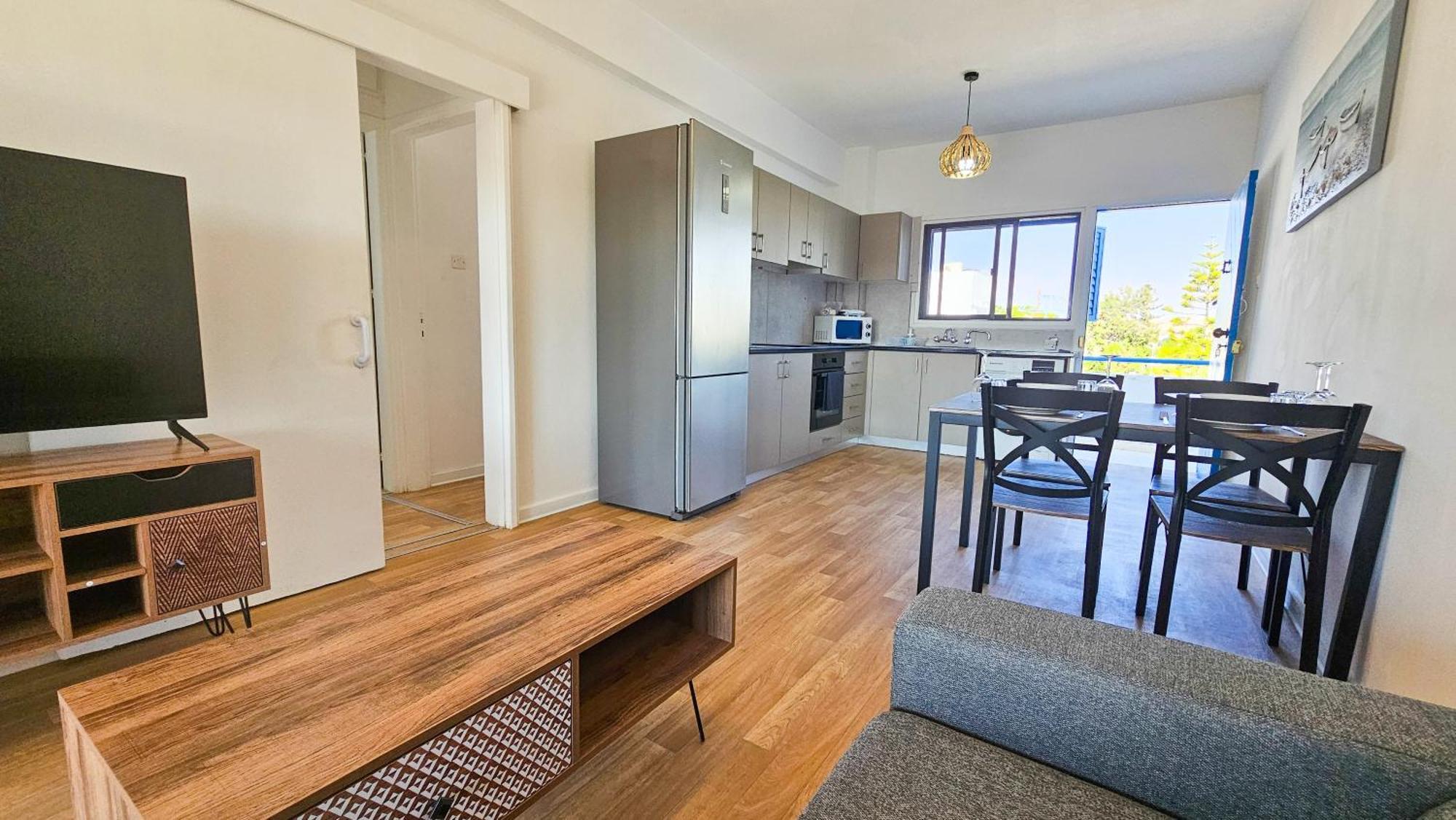 Beachside Hideaway Apartment, 200m To The Havana Apartament Pyla
